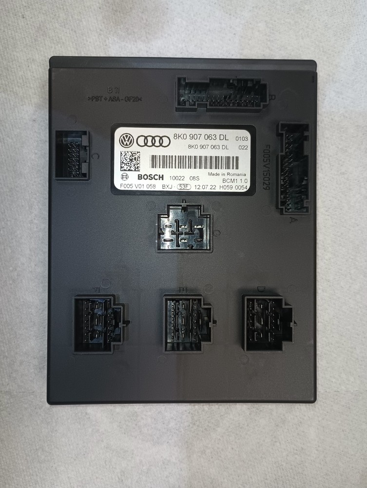 Genuine Audi Control Module 8K0-907-063-DL