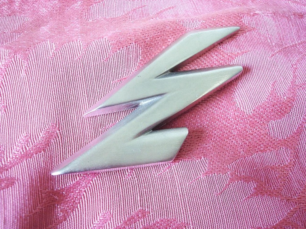 Silver Tone Zigzag Pin Brooch KJ