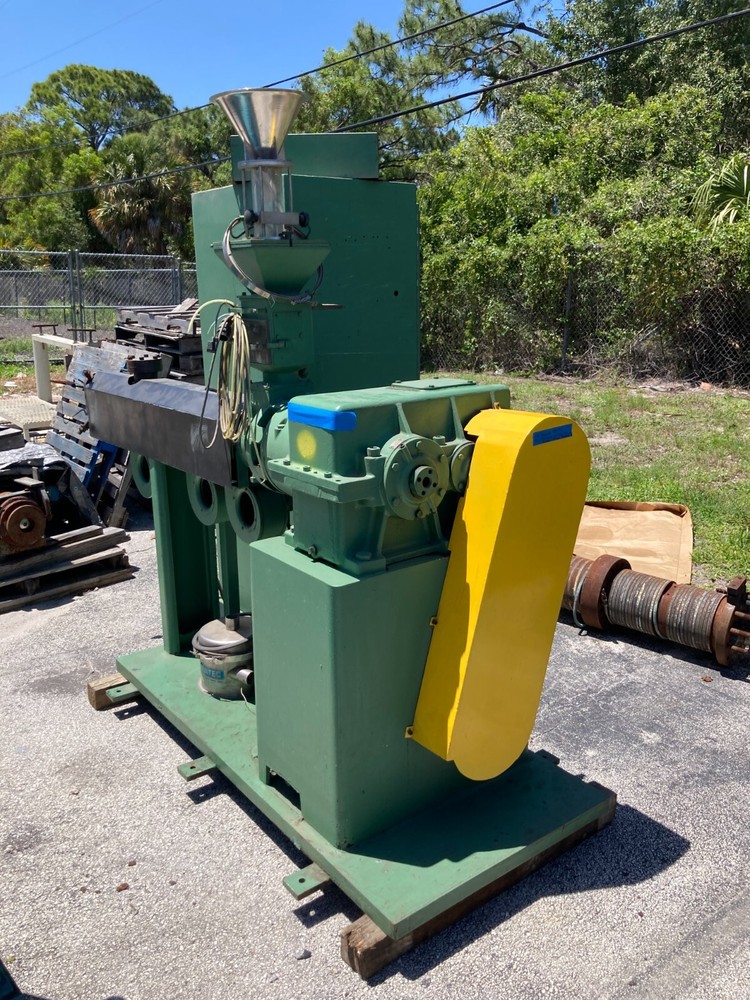 2.5" Plastic Extrusion Complete Running Line with Davis Standard Vacuum Tank