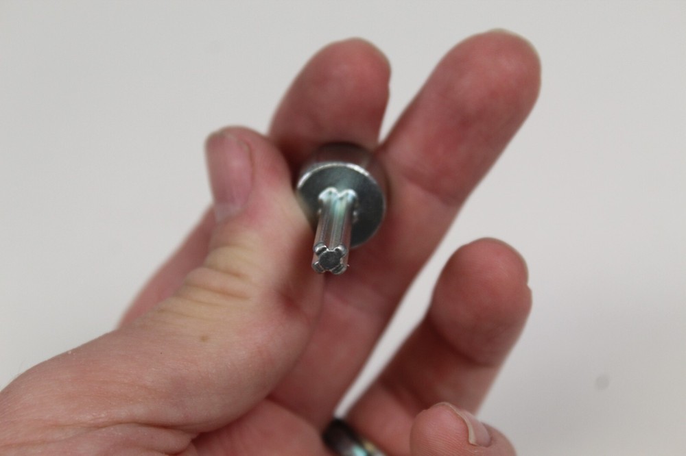 Sargent Manufacturing Exit Device Spindle Adaptor Locking Screw 700 series