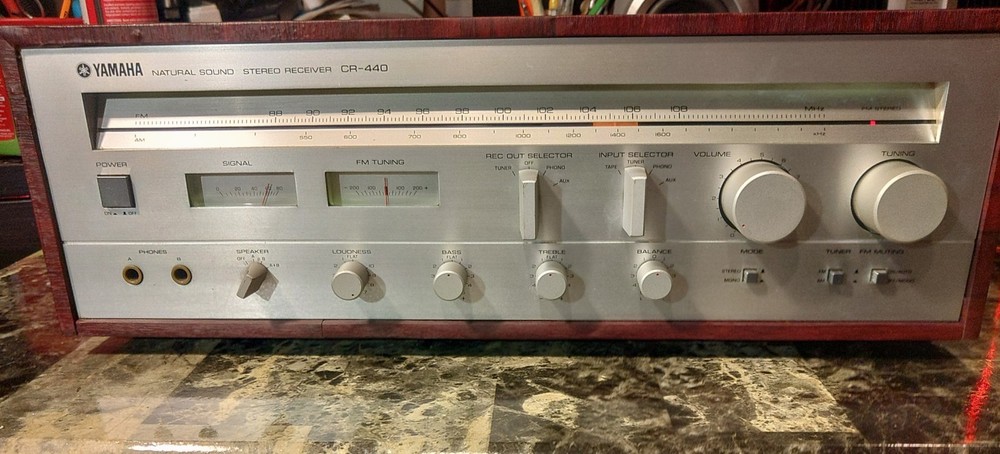 YAMAHA CR440 RECEIVER*NICE* Fully Functioning  - Relamped  - Controls cleaned.