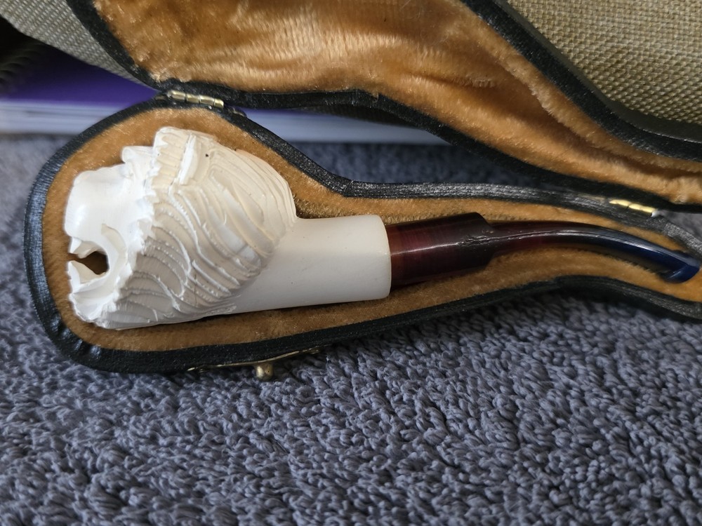 Meerschaum Figural Head Pipe lion head With Hard Shell Case. Used