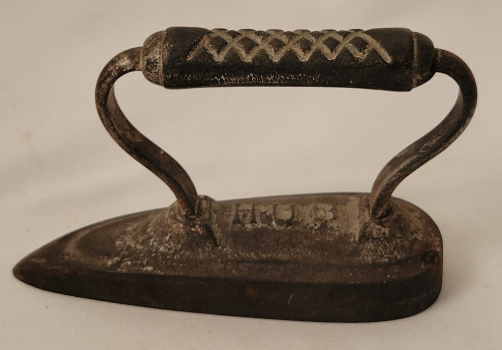 Antique Cast Iron "HUB" Clothes Flat Iron