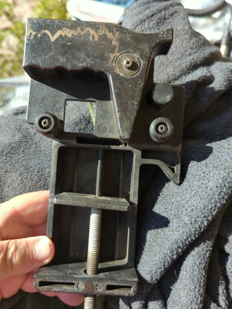 Topcon Holder 5 Pistol Grip Receiver Mount