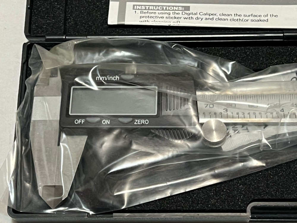 (Opened Box) Value Electronic Caliper 0-6"/0-150mm Range #72457492