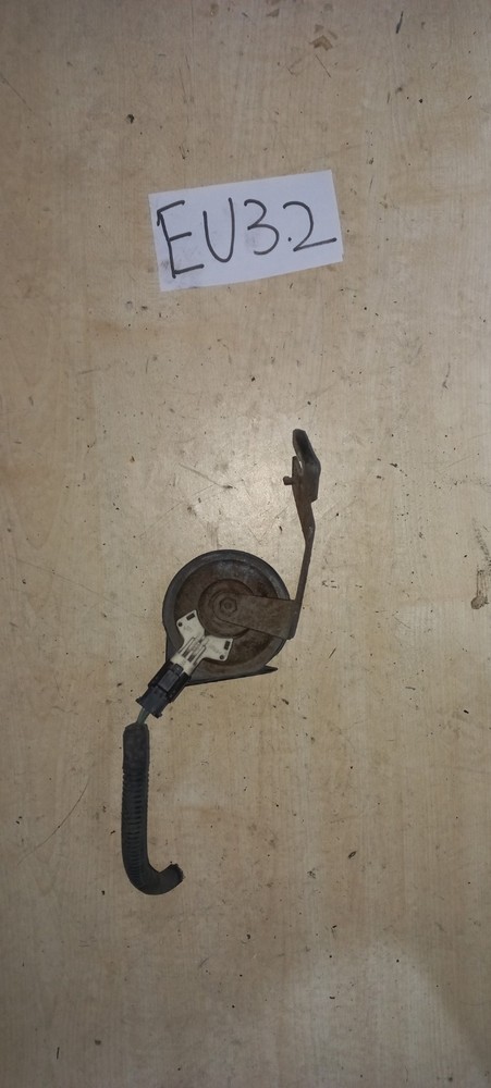Citroen C4 Picasso 2014 driver side windscreen wiper motor EU3.2