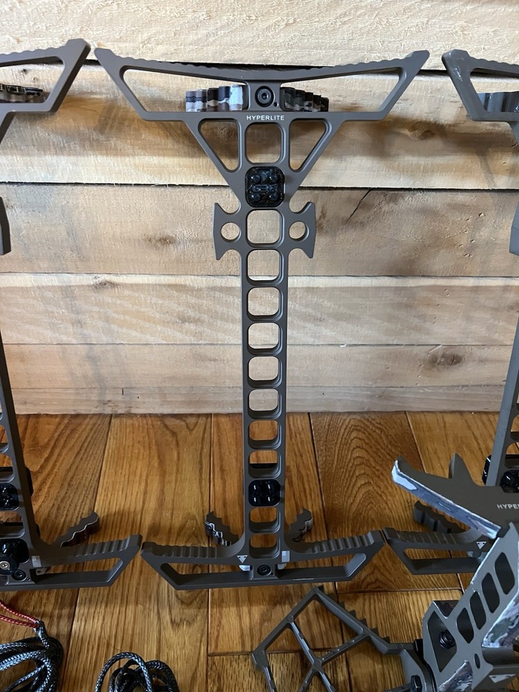 Trophyline Hyperlite - Sticks (4 Pack) And Stand - Has Accessories