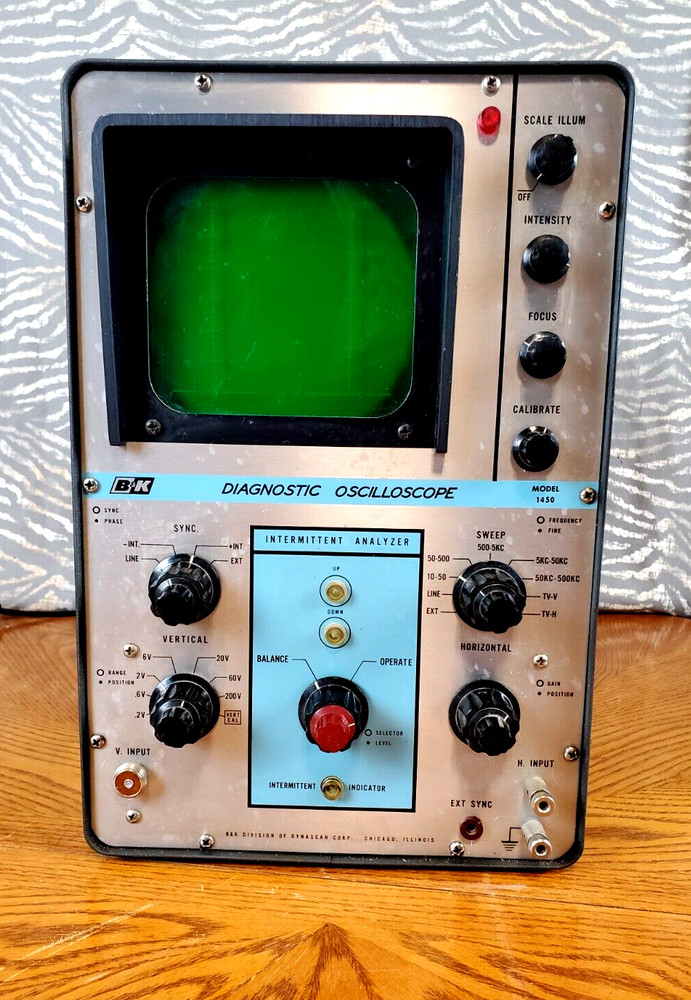 B&K MODEL 1450 DIAGNOSTIC OSCILLOSCOPE/VECTORSCOPE Tested Working