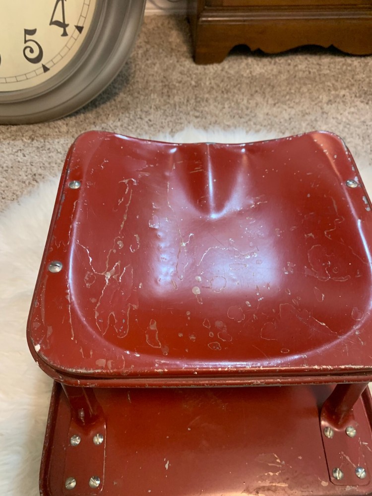 VINTAGE RED METAL ROLLING GARAGE STOOL
