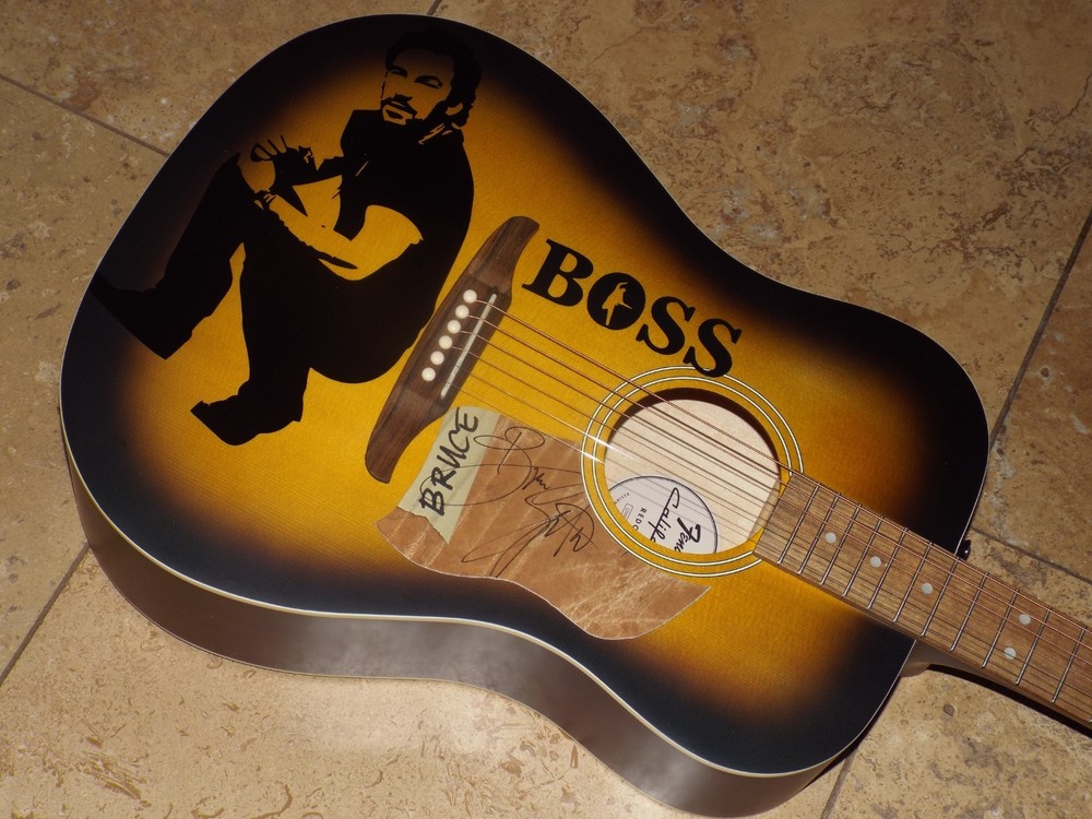 Bruce Springsteen PSA CERTIFIED Signed Autographed FENDER Full Size Guitar