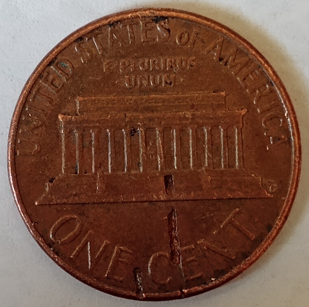 1976 LINCOLN CENT With A Struck Through Error On Obverse And Reverse.
