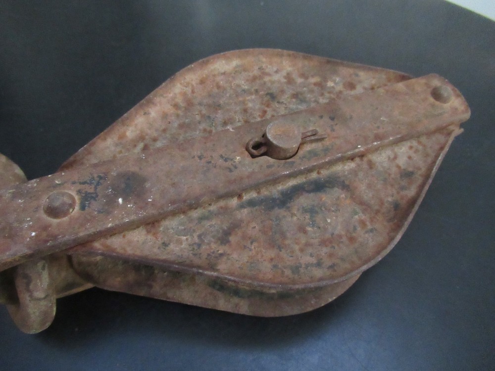 VTG Rustic Cast Iron Block & Tackle Pulley Hook Size 11"