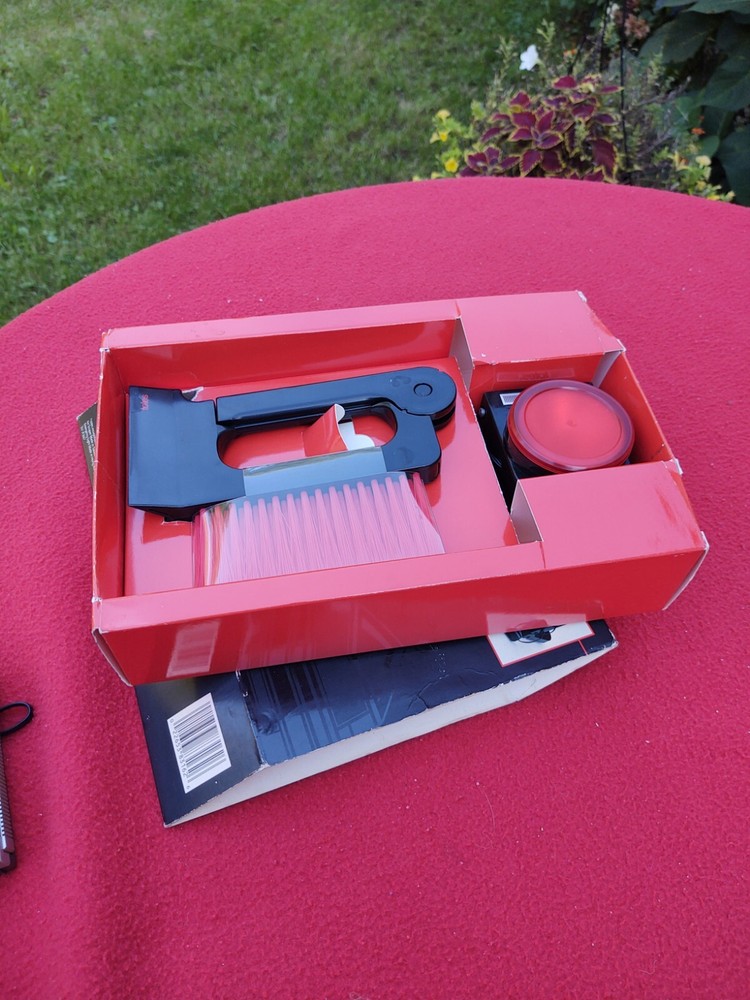 Totes ice Scraper And Emergency Light, New