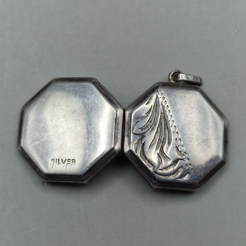 Vintage Sterling Silver Pretty Octagonal Locket Pendant