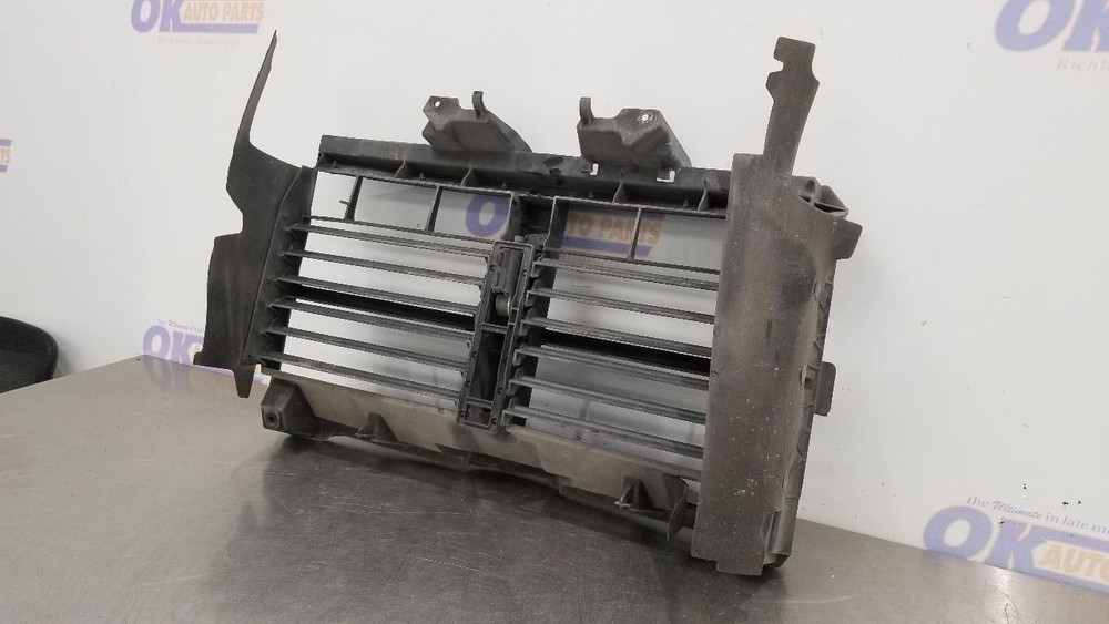 17 DODGE RAM 1500 5.7L AIR SHUTTER