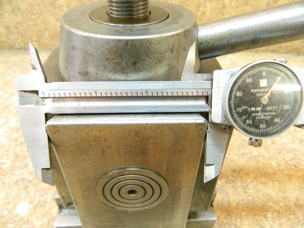 ALORIS TOOL POST Model D Piston Style With "Tee" Nut and Stud 17" - 48" Swing