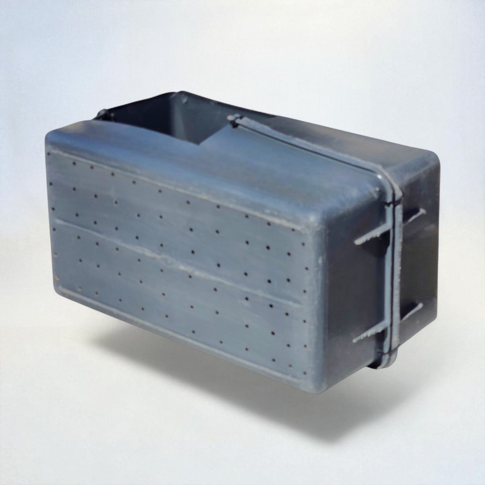 Refurbished Plastic Rabbit Nest Box – Weather-Protective, Locking Cage-Mount – L