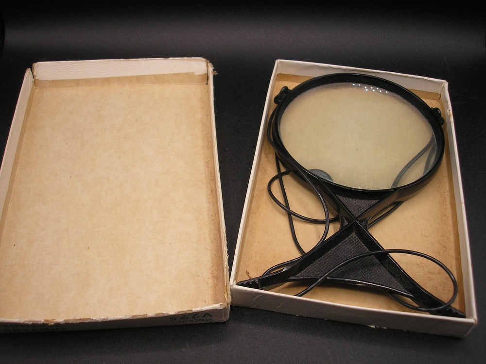 Universal Magnifier by Donegan Optical Co. - Hands Free