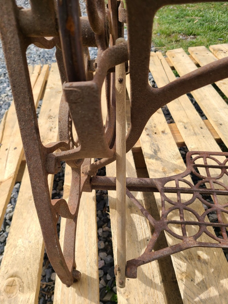 Antique Standard Cast Iron Legs Short Base Treadle Sewing Machine Table Base