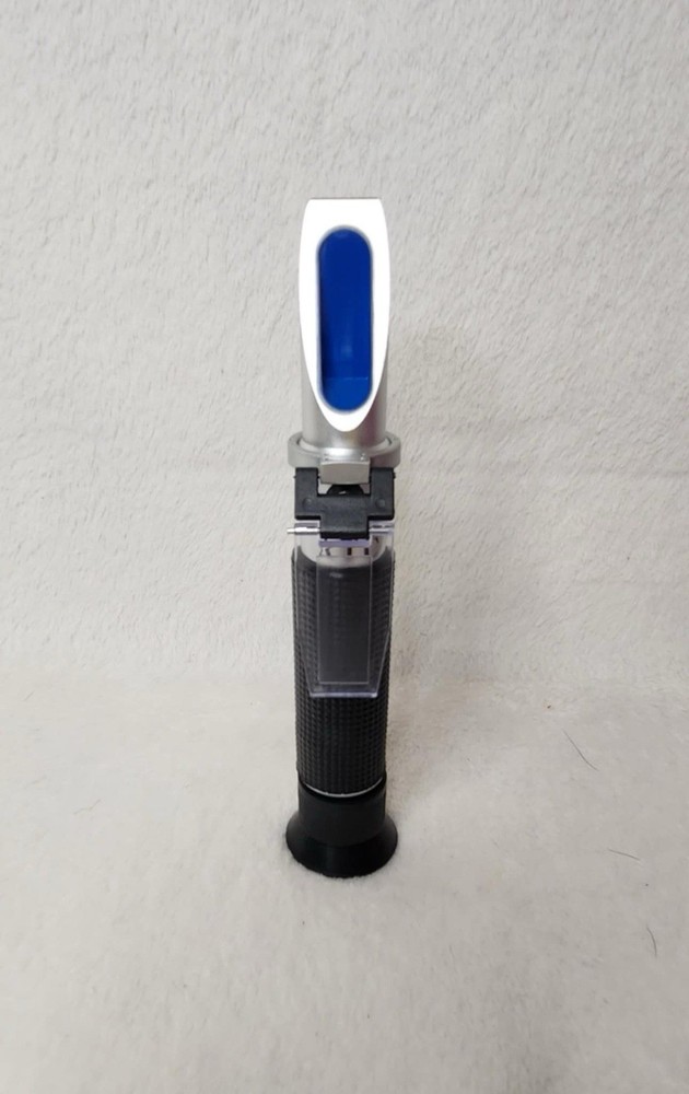 ATC Portable Refractometer With Case (READ DESCRIPTION)