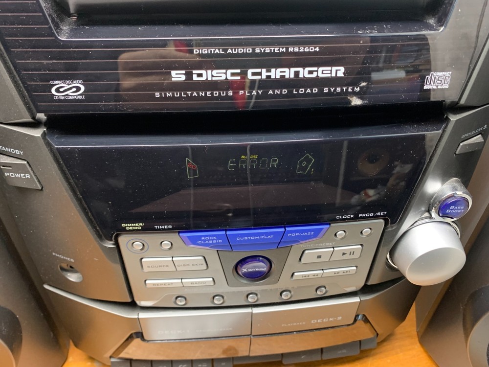 RCA RS2604 Digital Component Stereo System Tuner Cassette & 5 Disc CD Changer