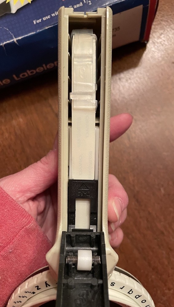 Reizen RL-350 Braille Labeler Used for Accessibility Labeling