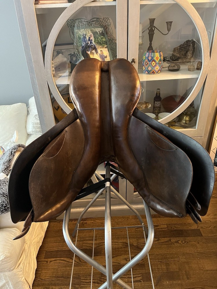 18" Barnsby English Saddle - Excellent Condition