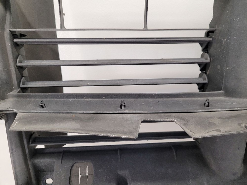 2014 Dodge Ram 1500 Air Shutter