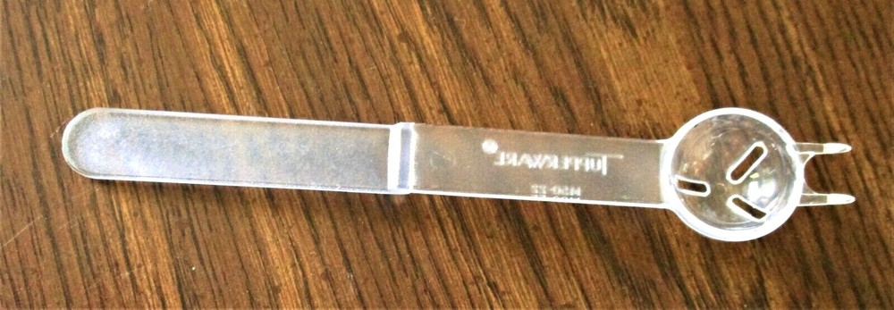 Tupperware Olive Spork #1450 Clear