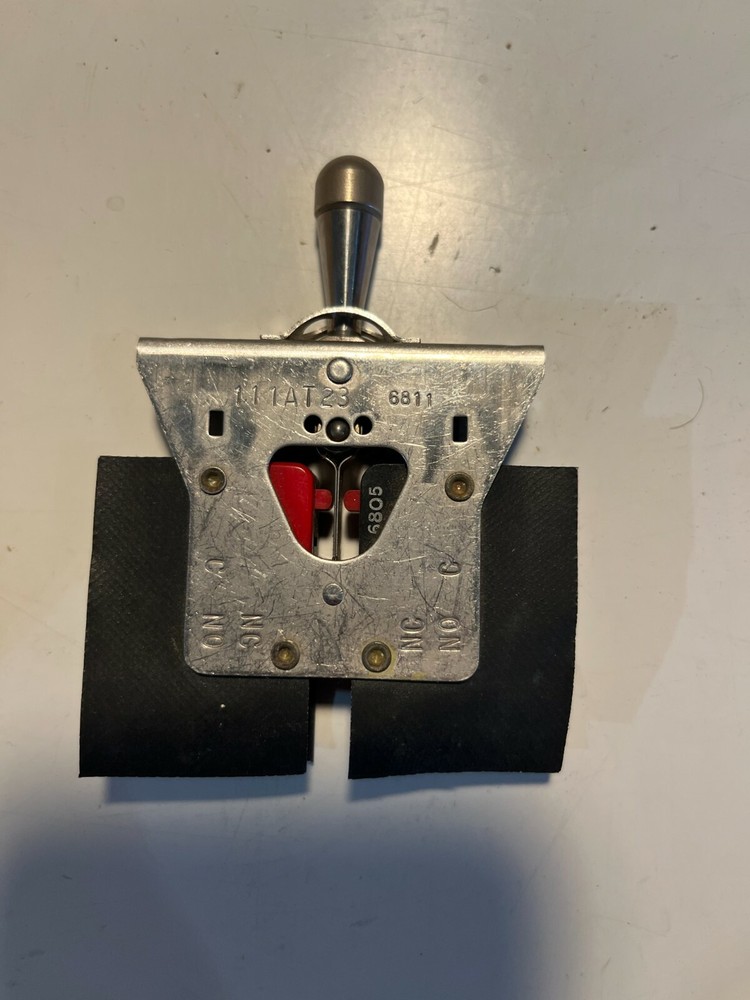 111AT23 Micro Switch DPDT ,on/off/on Locking 2-NO,2-NC,