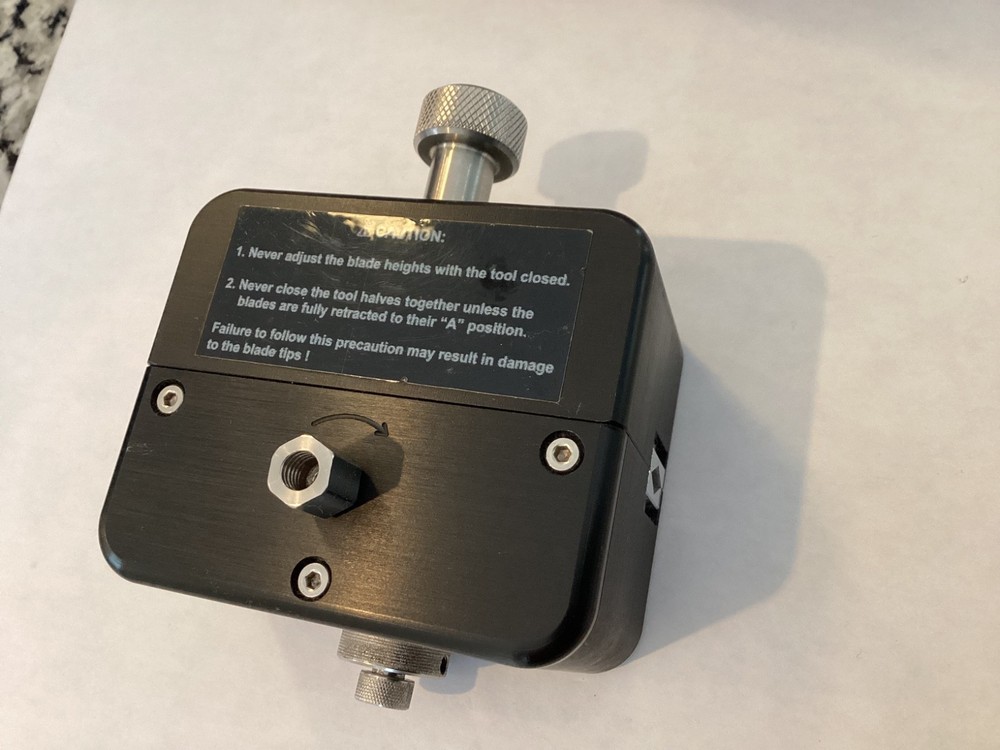 Corning UAT3-000 Universal Access Tool / Fiber Splicer / OTDR Tech Tool