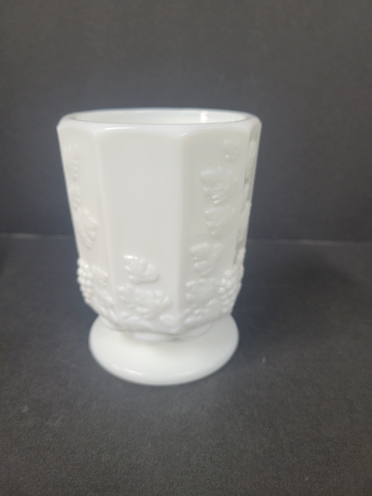 Westmoreland Milk Glass Sugar Bowl ? Panel & Grape pattern VGC