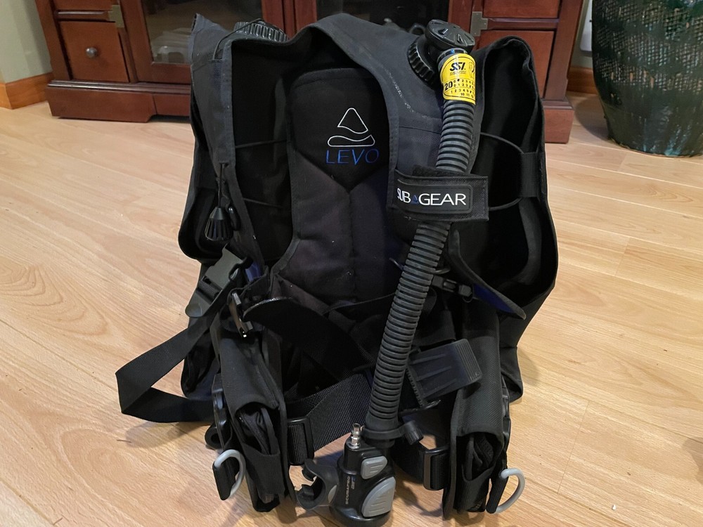 Sub Gear LEVO BC size Mens Medium Large