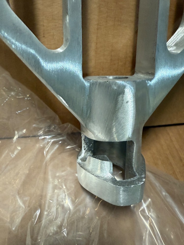 Uniworld (UM-30FB) "B" Flat Beater 30 Quart