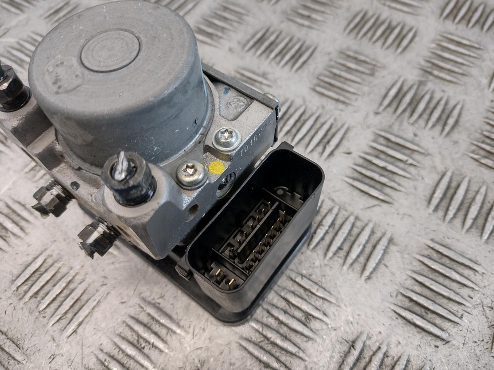 2015 HONDA CBR650F CBR 650 FA-E ABS Pump