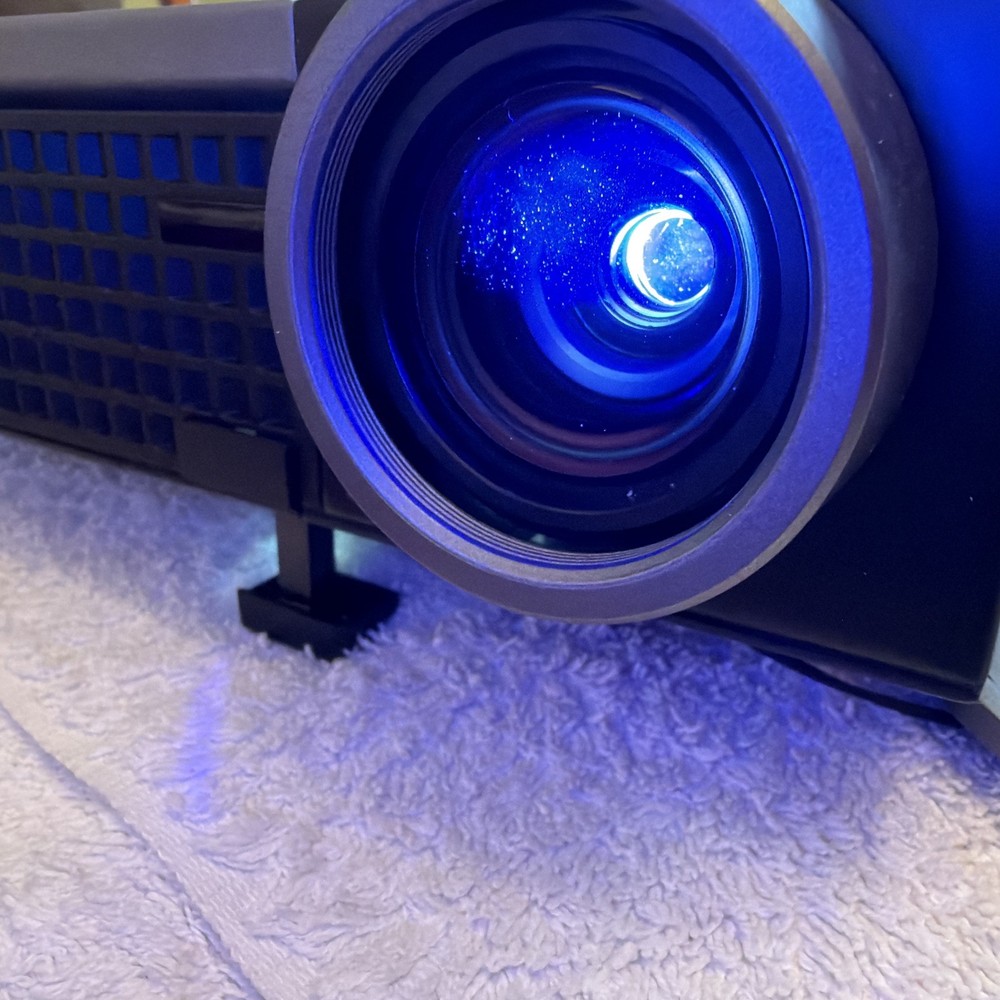 Dell M410HD Projector w/ Remote Control, Cables, & Carrying Case