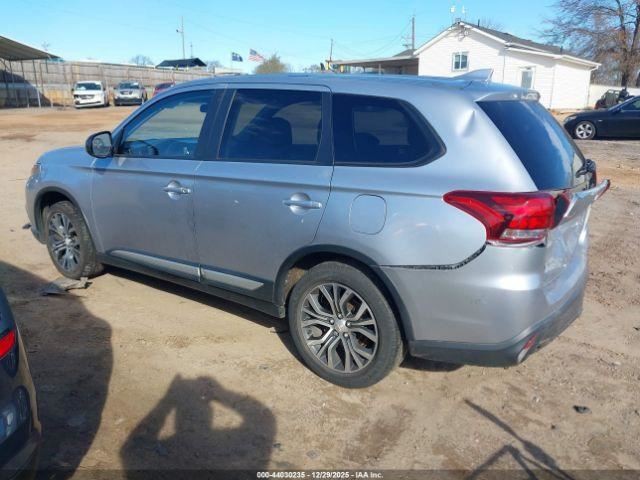 OUTLANDER 2017 Glove Box 4944629