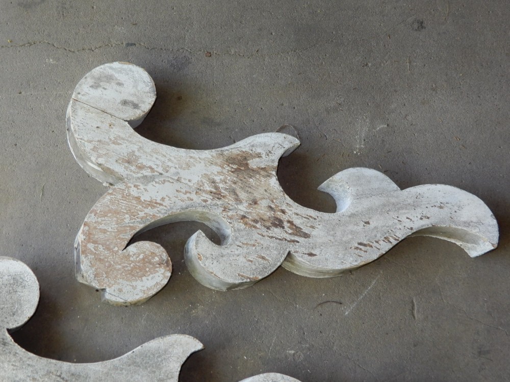 2 LARGE ANTIQUE ARCHITECTURAL CORBELS CHIPPY WHITE CIRCA 1850 3