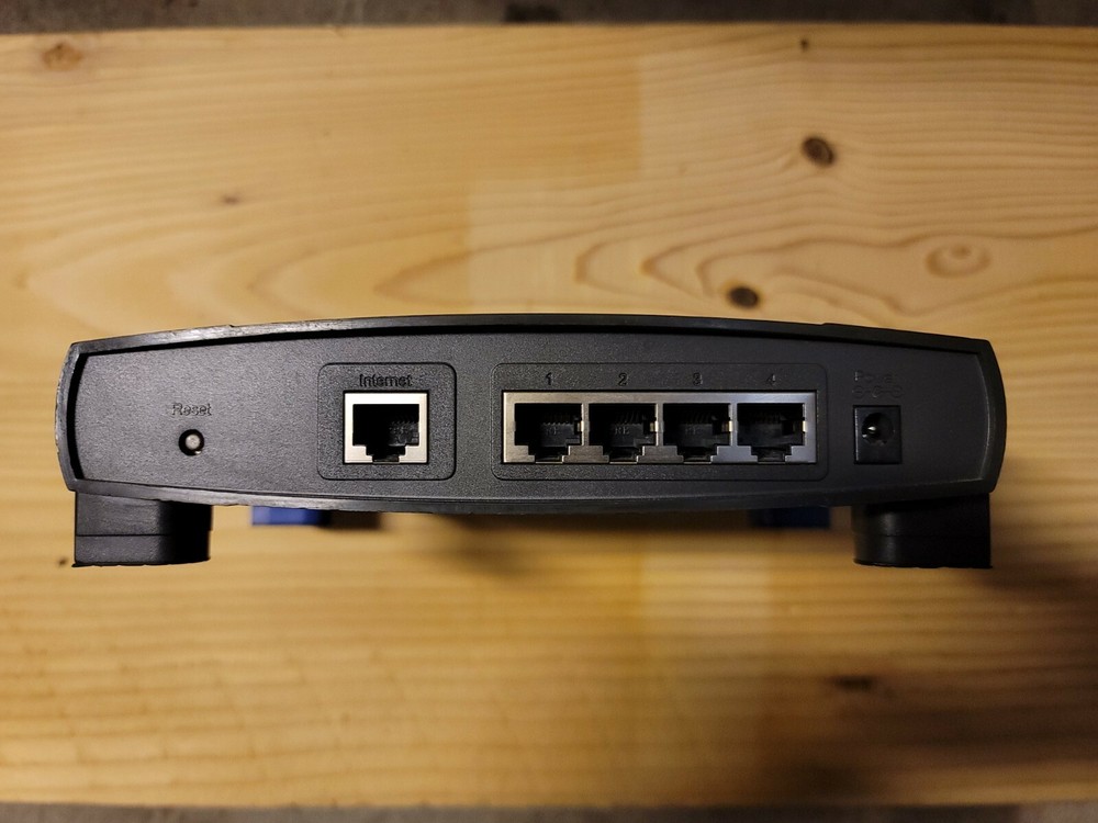 LINKSYS EtherFast Cable DSL Firewall Router 4 Port VPN Endpoint Internet BEFSR41