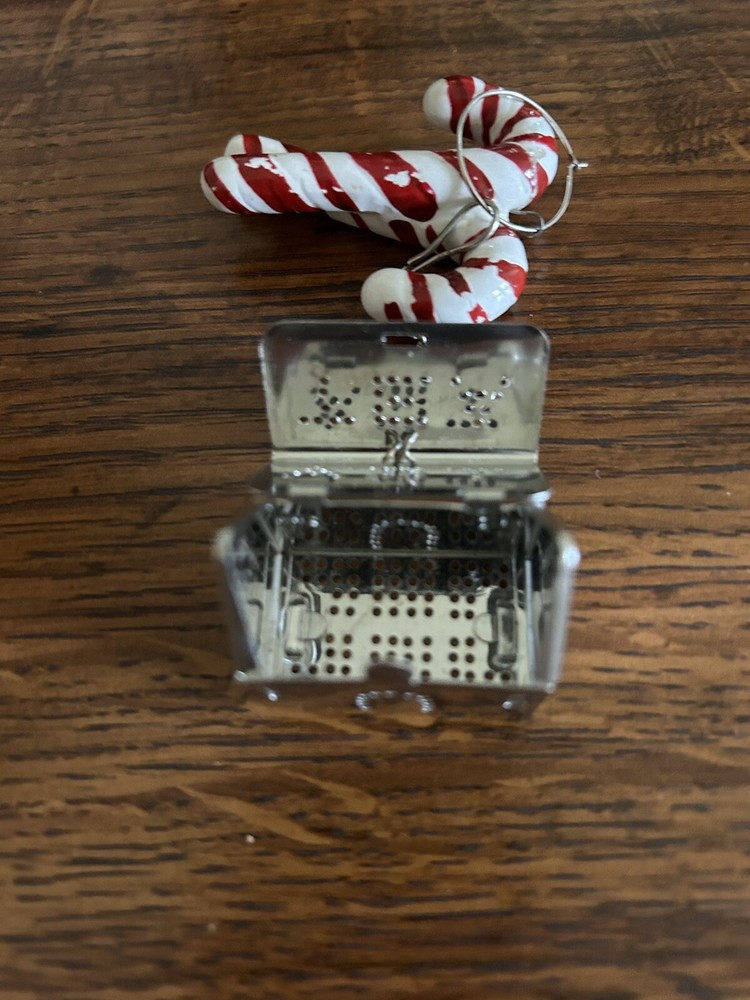 Metal House Shaped Tea Infuser Strainer With Ceramic Candy Canes