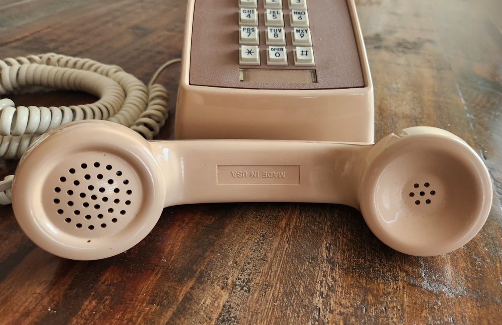 VTG COMDIAL Push Button Phone Corded Tabletop Telephone 2500- BE NICE!!