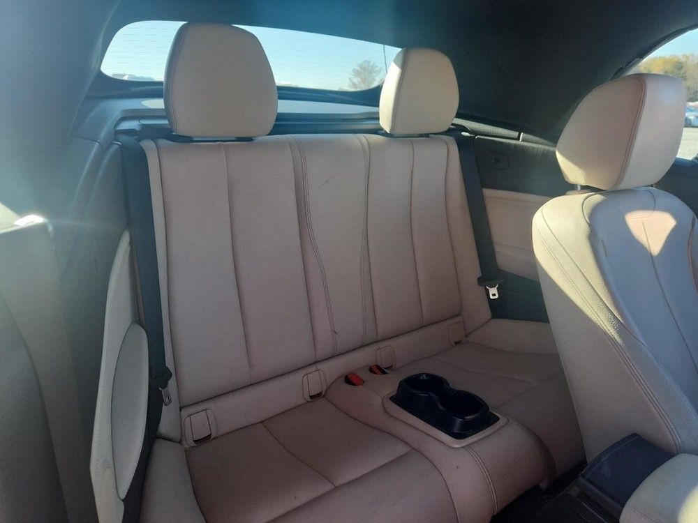 228I 2016 Glove Box 4909902