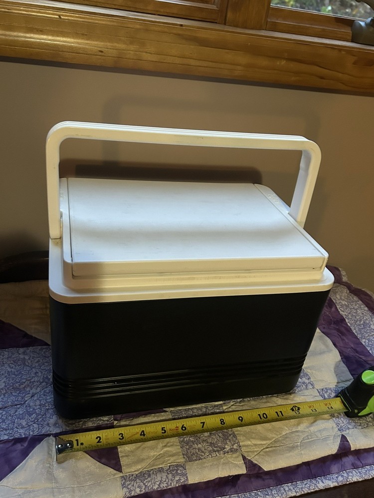 Retro Molson Ice six pack Igloo cooler Black and White