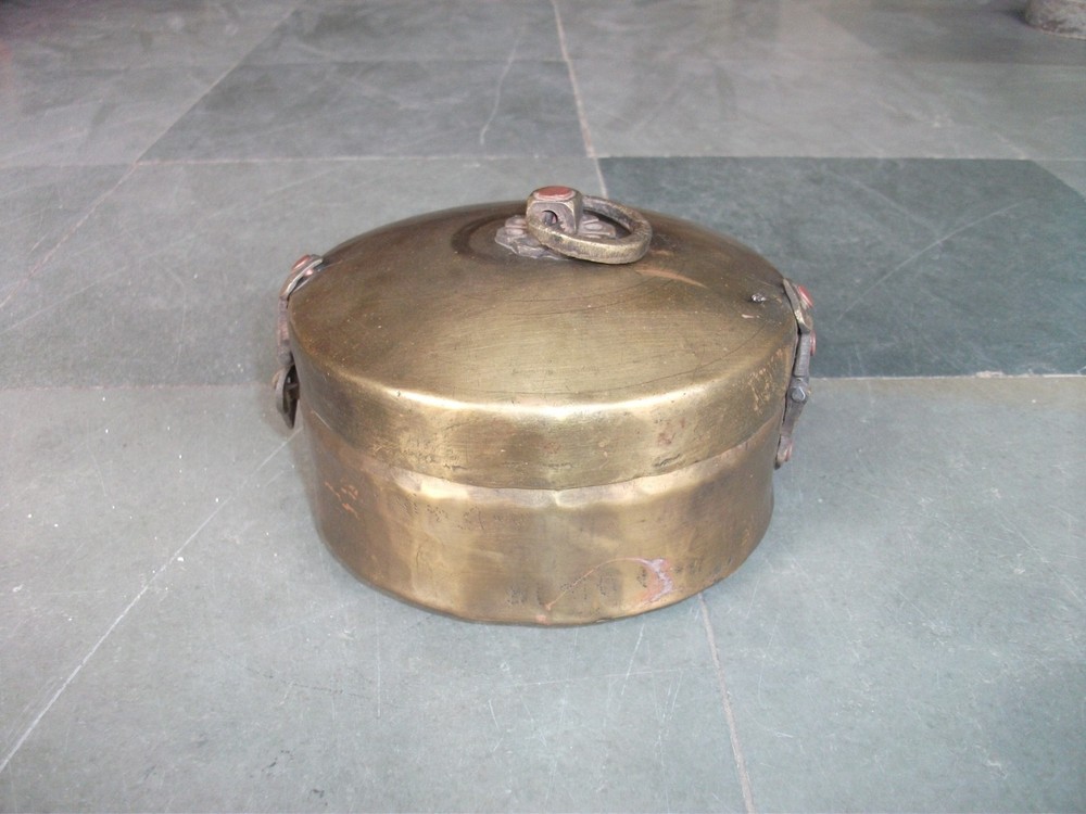 Vintage Brass Handcrafted Round Shape Solid Jewellery Box