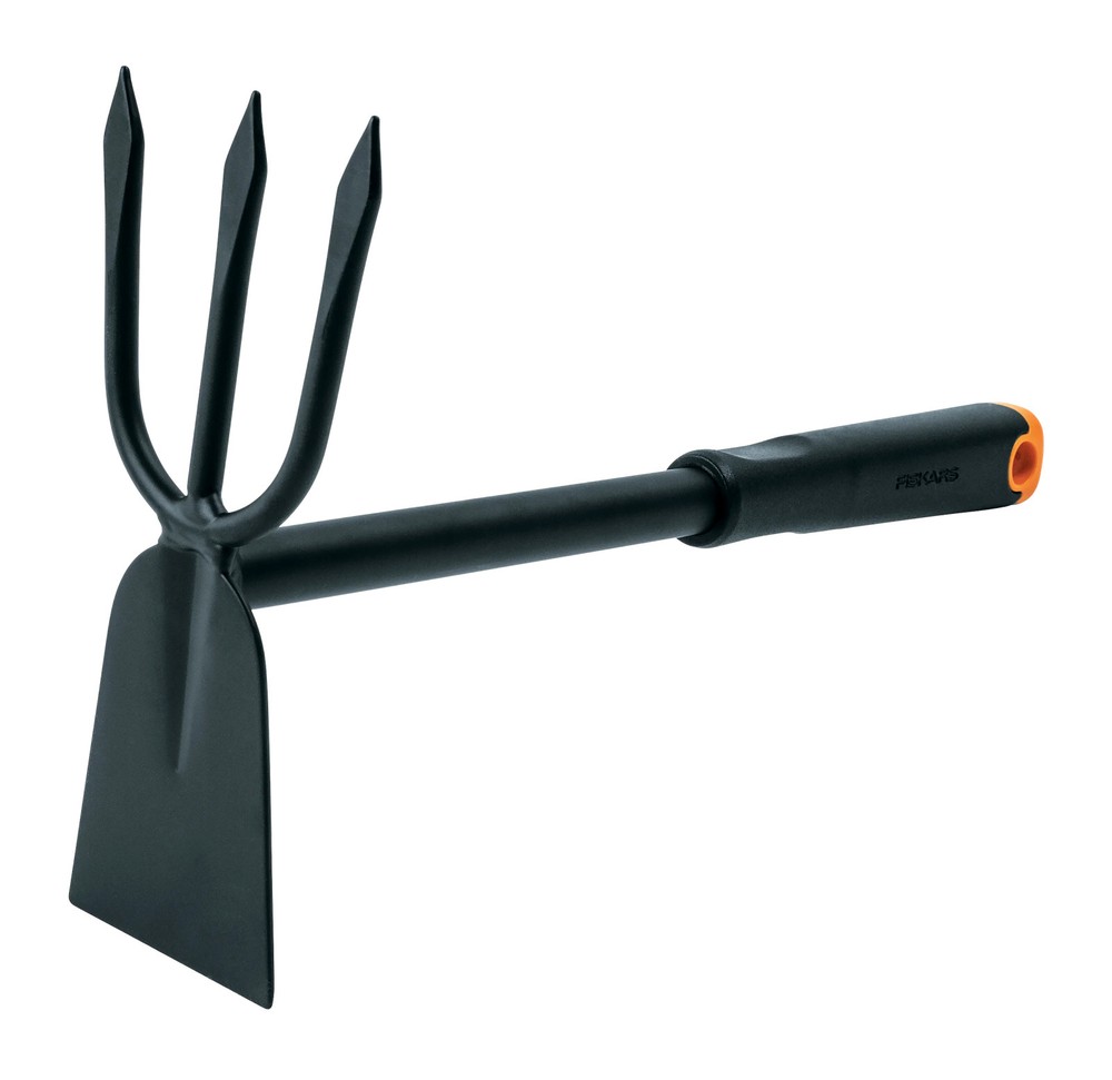 Fiskars Cultivator Hoe with Hanging Hole