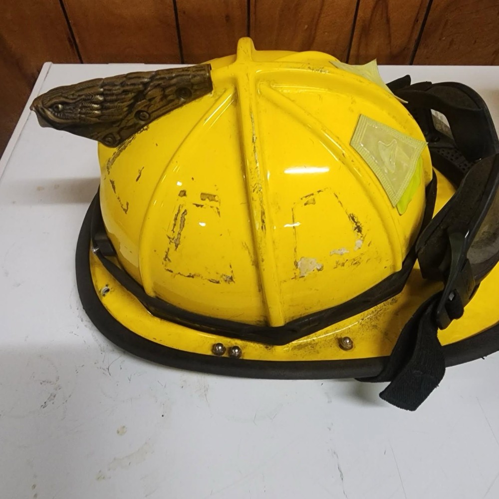 MSA Cairns Classic 1000 Firefighter Helmelt