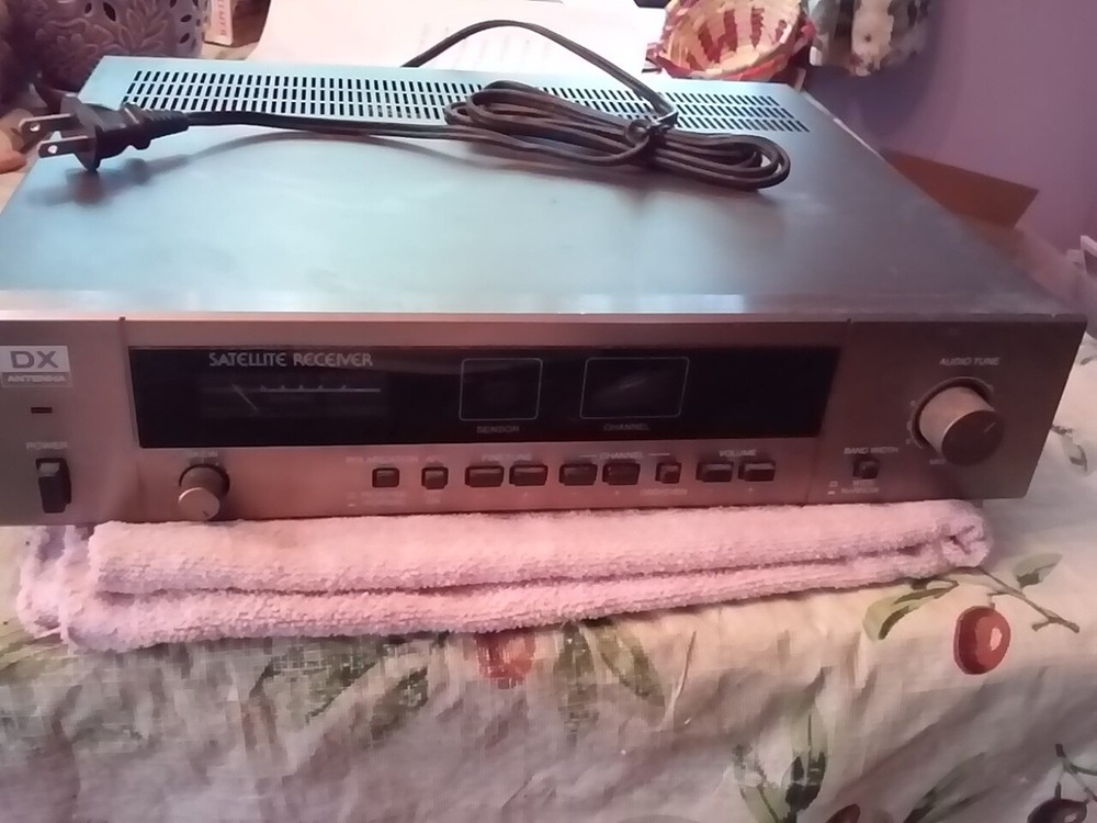 Dx Antenna   Satellite Receiver  dsb-700