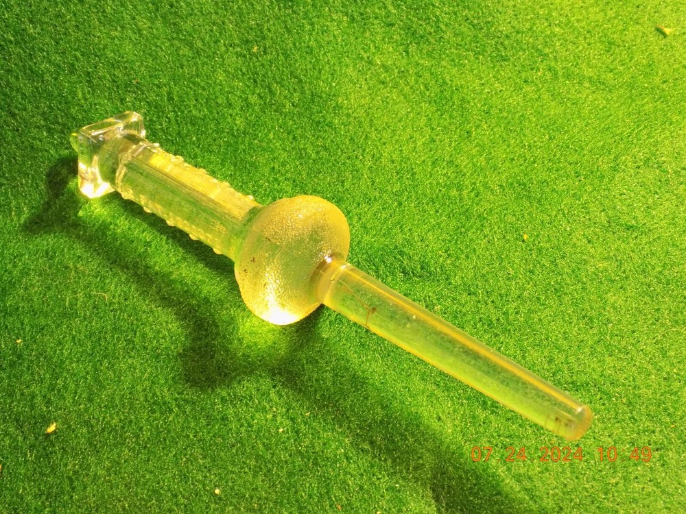 Vintage pressed glass new cory rod