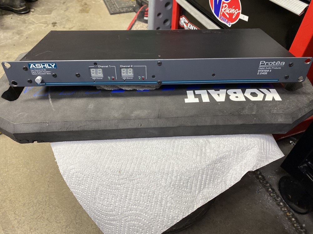 ASHLY digital graphic equalizer