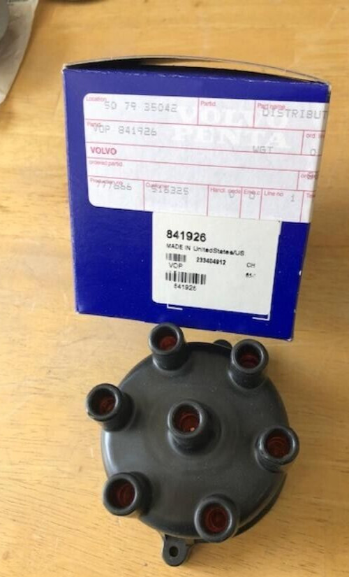 New Volvo Distributor Cap # 841926